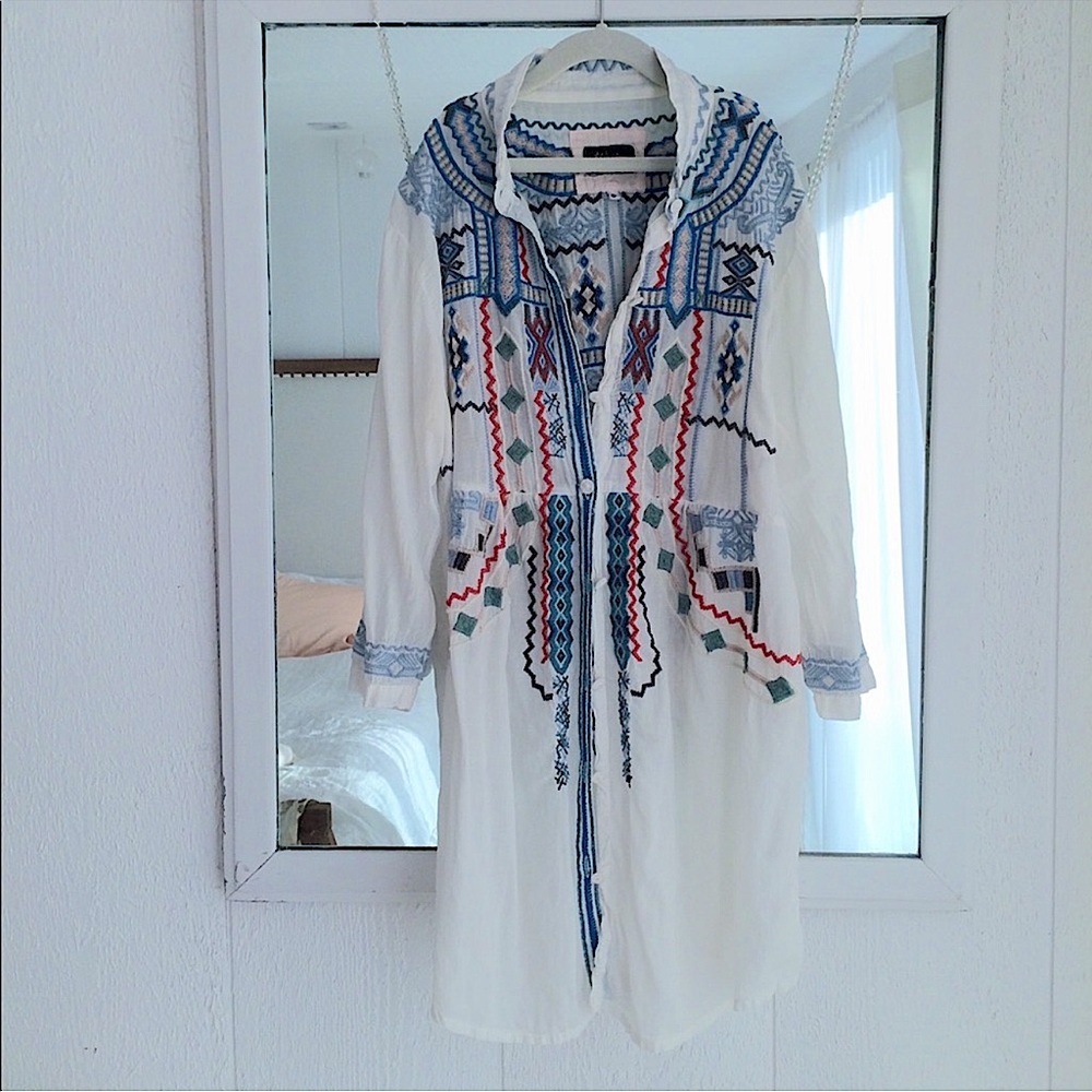 Gorgeous Embroidered NWOT top!